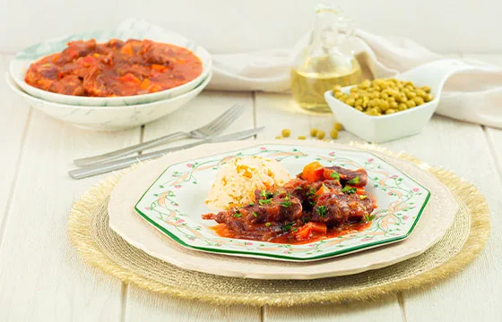 ESTOFADO-DE-CARNE-CON-ARROZ-A-LA-JARDINERA
